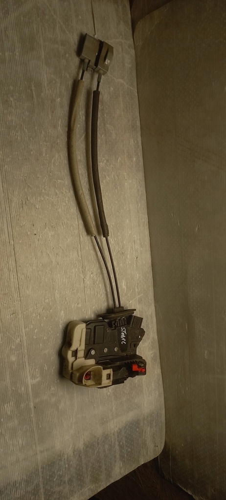 фото №1, Замок дверь правый перед kia optima iii 81320-2t610 7 pin