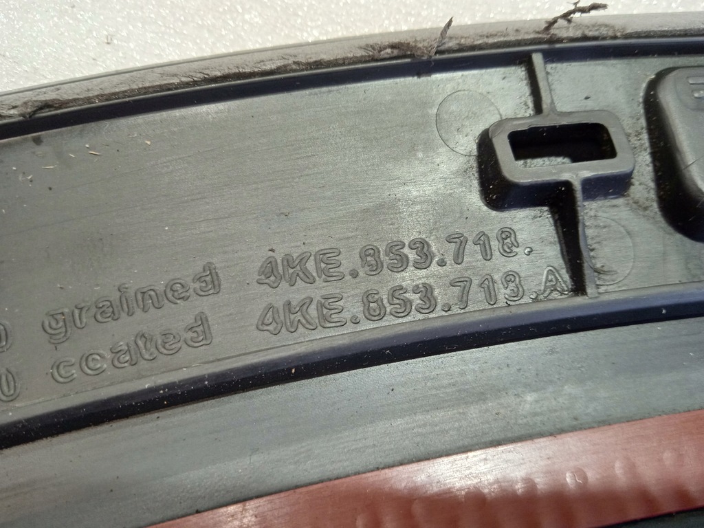 фото №12, Audi e-tron молдинг крила правий перед 4ke853718