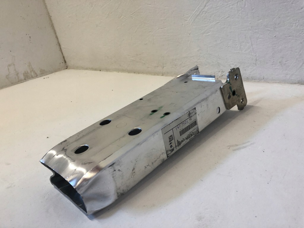 Оригінальна кронштейн  бампера ліва bmw f20 f30 Ціна