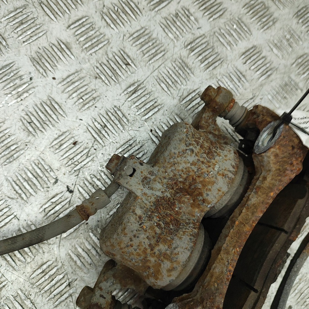 фото №7, Nissan leaf ii ze1 2018 левая сторона суппорт тормозной передний