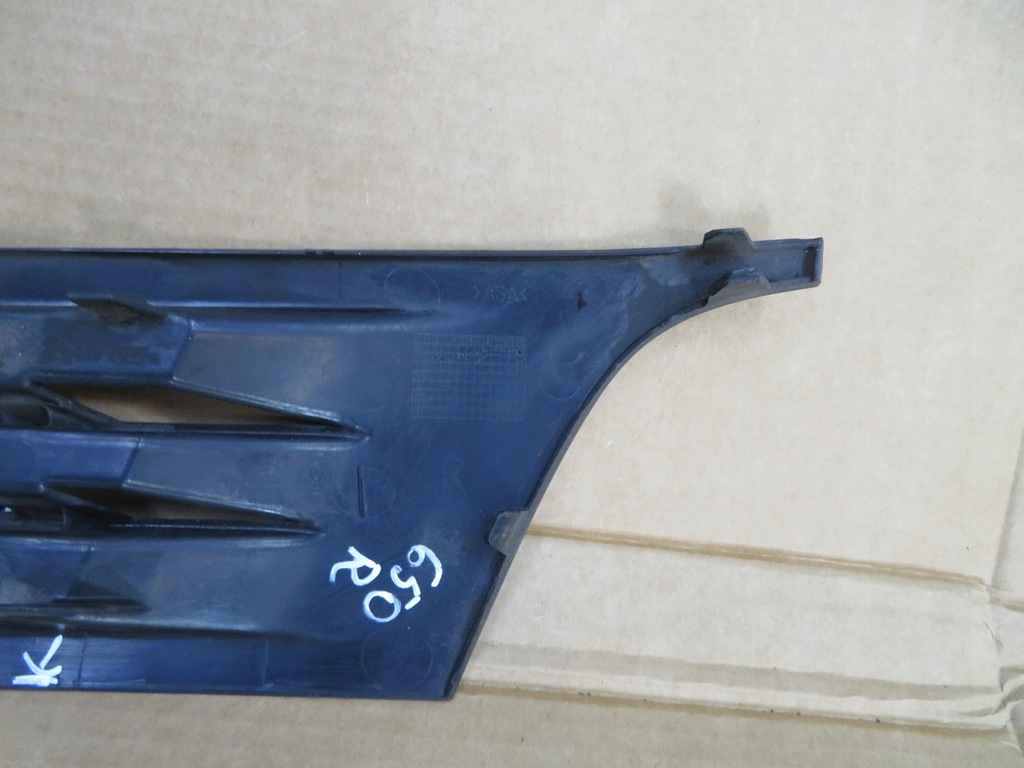 фото №10, Решётка бампера заглушка рамка противотуманной фары правая vw golf vi 1k9853666