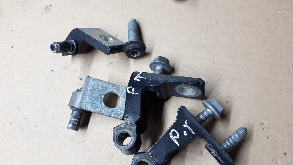 фото №8, A4 b9 8w петля петли дверь правый задняя ly9t