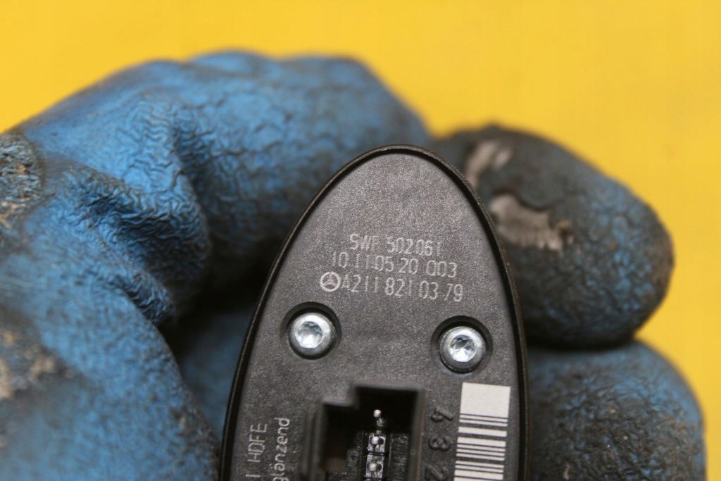 фото №6, Перемикач відкривання кришки cls w219 a2118210379