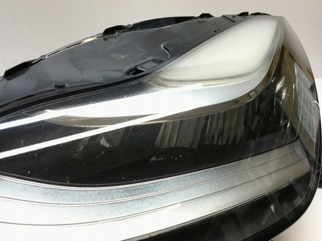 Tesla model 3 фара лівий перед led 1077375-00-c в Україні