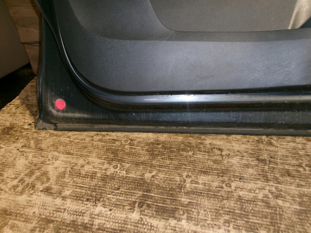 Двері ліва перед skoda rapid 2015r 1.2tsi седан Оригінал