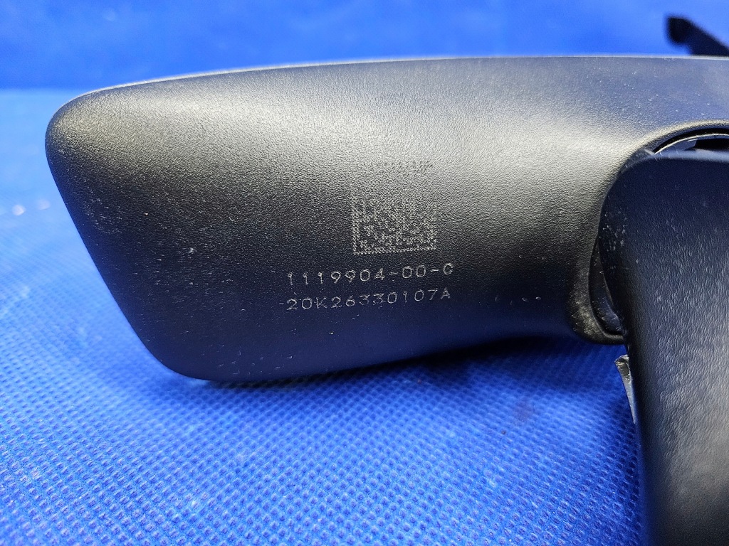 Tesla model 3 рестайлинг  2020-2023 зеркало внутреннее под камера 1119904-00 с Разборки