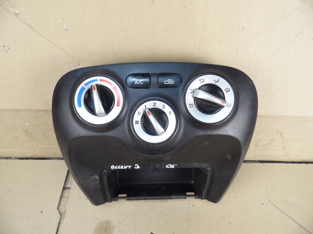 фото №1, Hyundai accent 3 панель обдув кондиционера