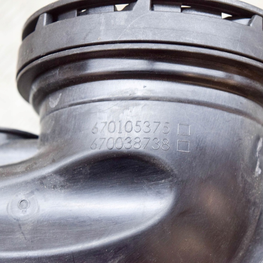 фото №8, Maserati levante 2020 часть трубы впуска воздуха