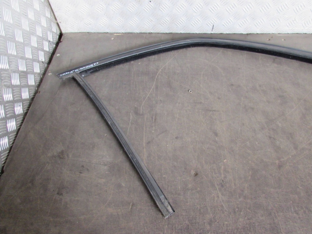 фото №4, Рамка прокладка дверь правый перед ford s-max 06-10