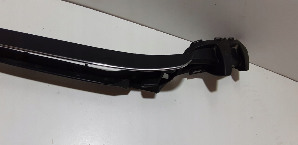 фото №16, Mercedes c-klasa w205 решётка средняя нижняя спойлер бампера a2058851065