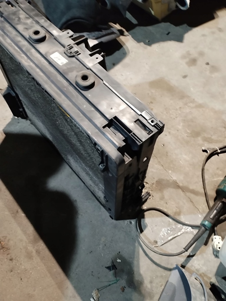 Bmw f10 f11 рестайлинг  радиатор вентилятор 2.0 3.0 woda Оригинал