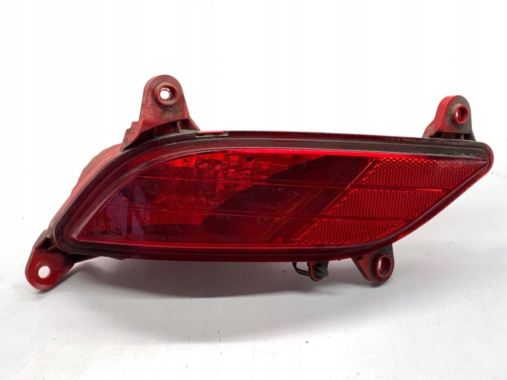 фото №1, Лампа бампера лівий задня kia carens iv 92405-a4100 minivan освітлення