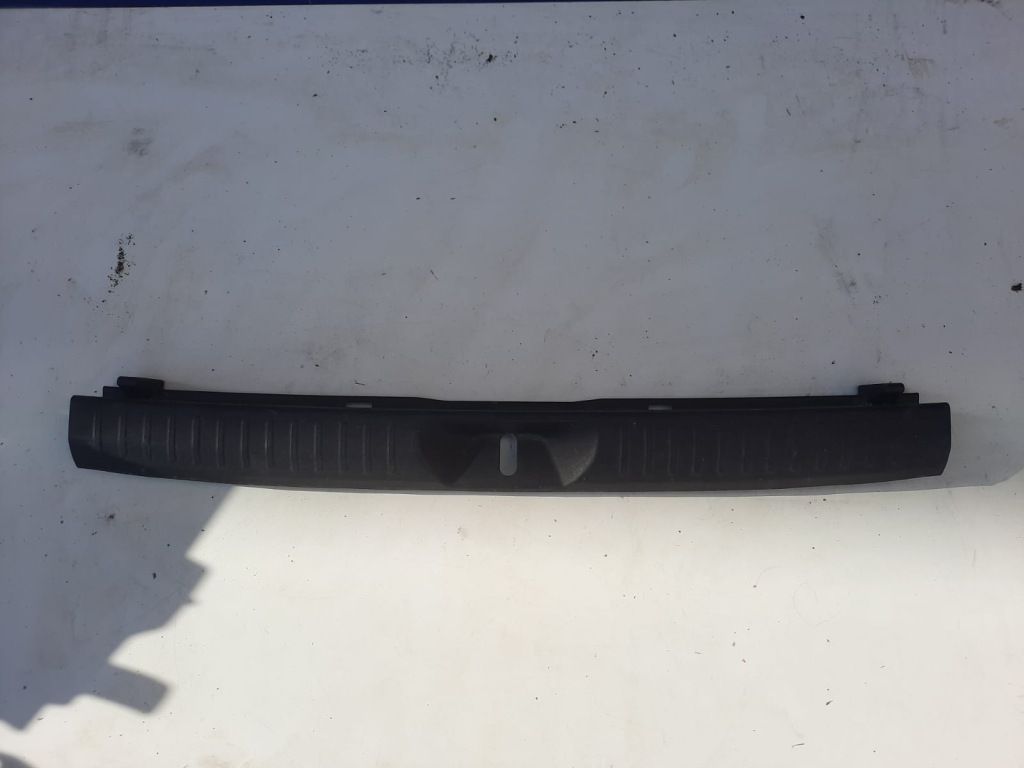 фото №1, Prius plus защита замка крышки 67935-47010