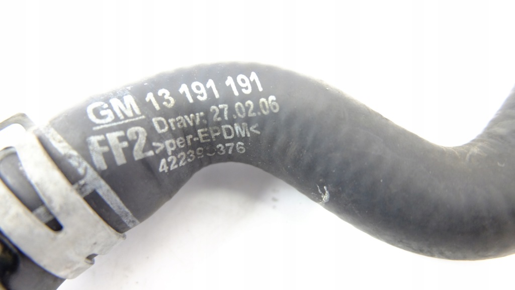 Opel corsa d 1.3 cdti пабтрубок  труба шланг воды 13191191 Оригинал