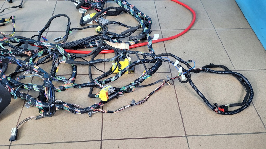 фото №9, Dodge challenger 6.4l srt hemi smpi v8 джгут відсік двигуна 68281168ae