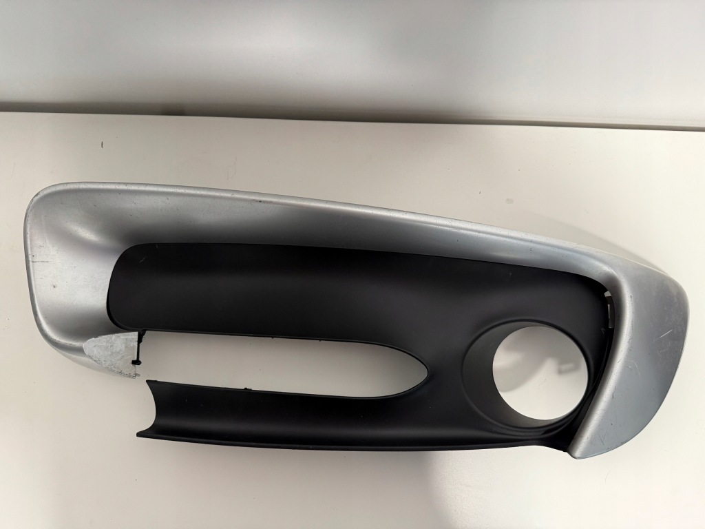 Комплект решётка бампера перед renault scenic 3 рестайлинг  261a22498r/261a36436r с Разборки