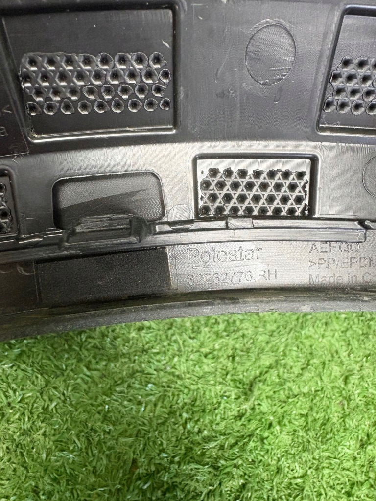 Молдинг подкрылок передний перед сторона правая polestar 3 32262774 Киев