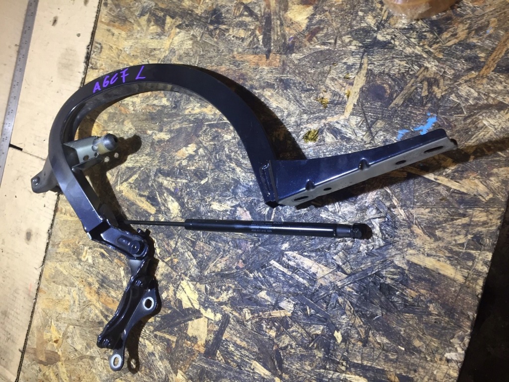 фото №1, Audi a6 c7 петля крышки багажника левый 4g5827301b