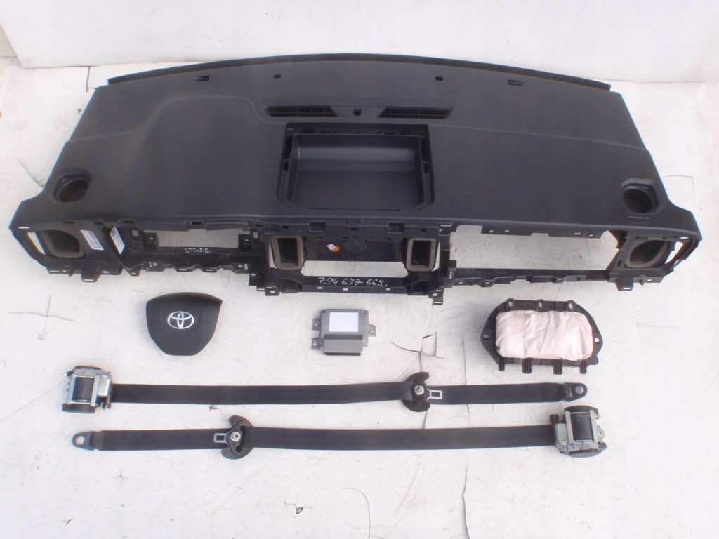 фото №1, Toyota proace панель приладів панель приладів консоль подушки безпеки ремені