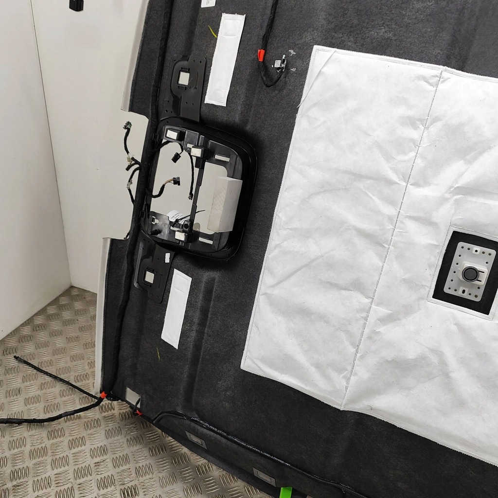 фото №6, Ford mustang mach-e 2023 потолок