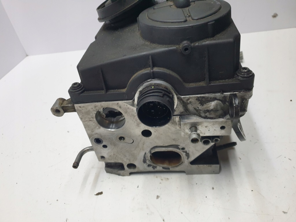 Головка двигателя dodge caliber 2.0 crd 03g103373a Недорого