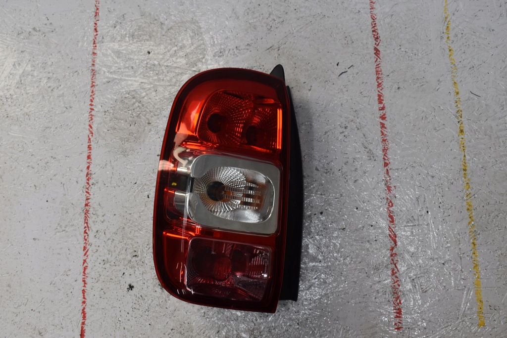 фото №1, Лампа левая задняя dacia duster i 1 lift