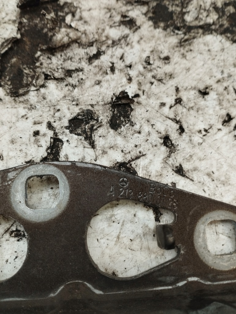 фото №8, Mercedes w213 петля капот правый левый a2138800228