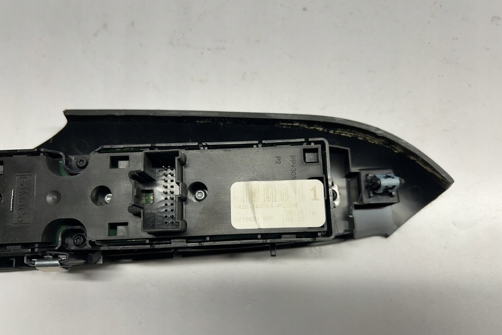 фото №10, Кнопка управление окон левых передних дверь ford usa mustang coupe