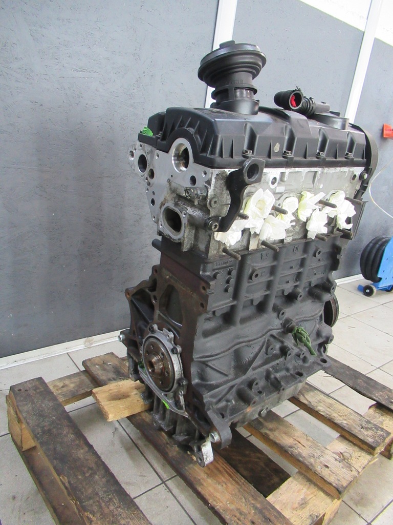 фото №8, Двигатель блок двигателя vw transporter t5 multivan 1.9 tdi 105 km axb axc 105km