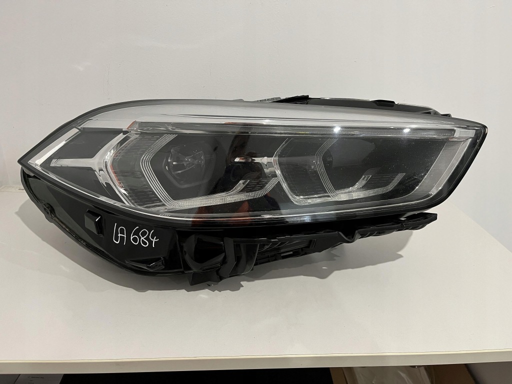 фото №1, Bmw 1 f40 лампа правый перед 9482808-12