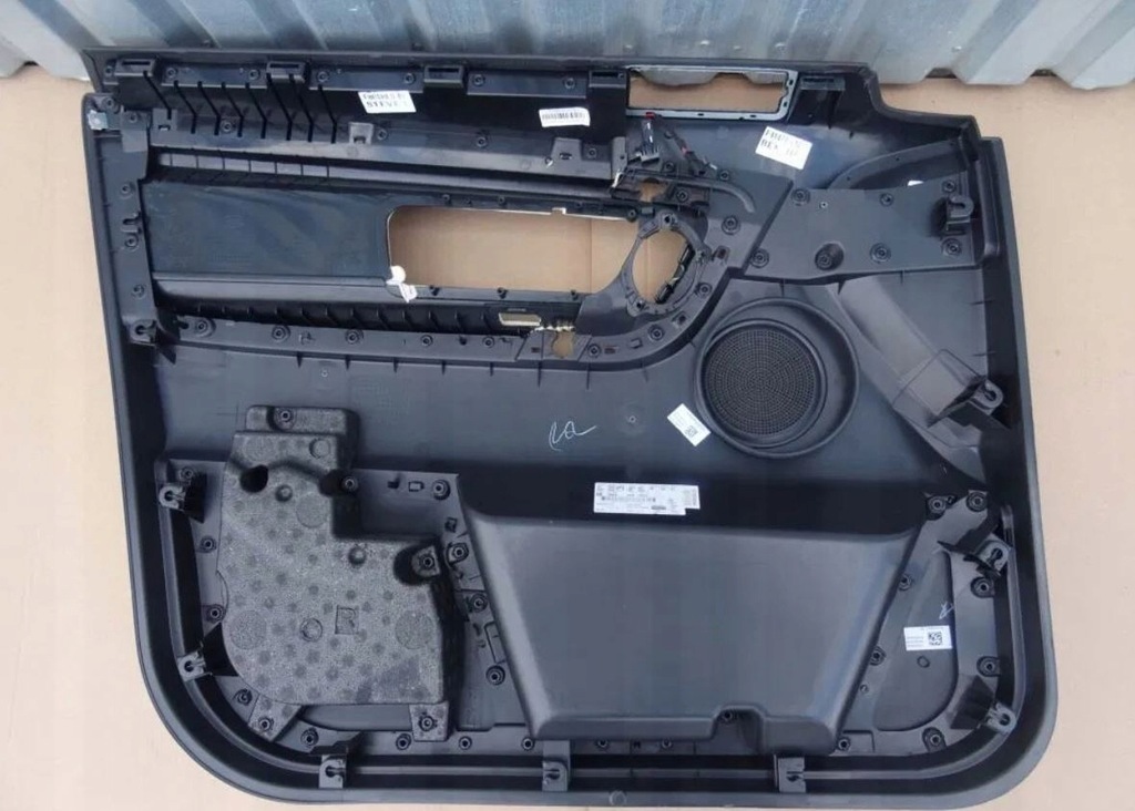 фото №2, Discovery sport обшивка оббивка двері правий перед