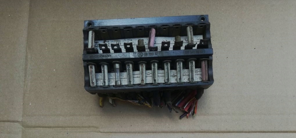 Купить Коробка предохранителей mercedes 107 sl slc 1075400205