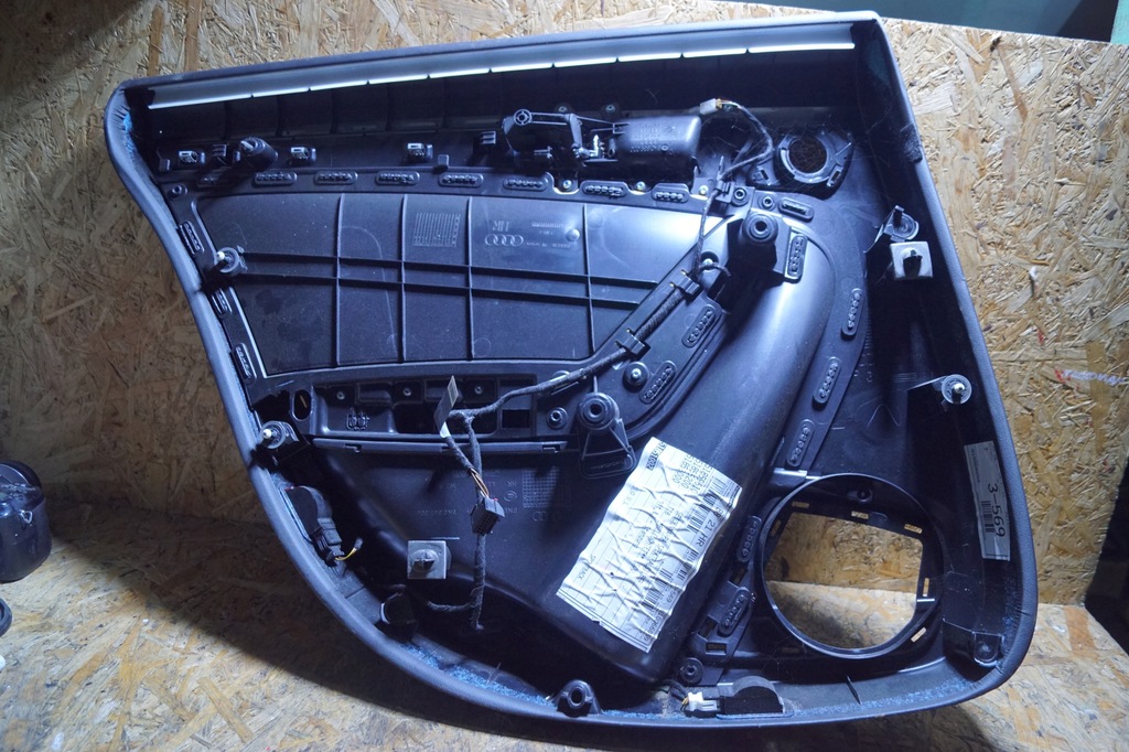 фото №12, Обшивка дверь правый задняя audi a5 s5 8t кожа