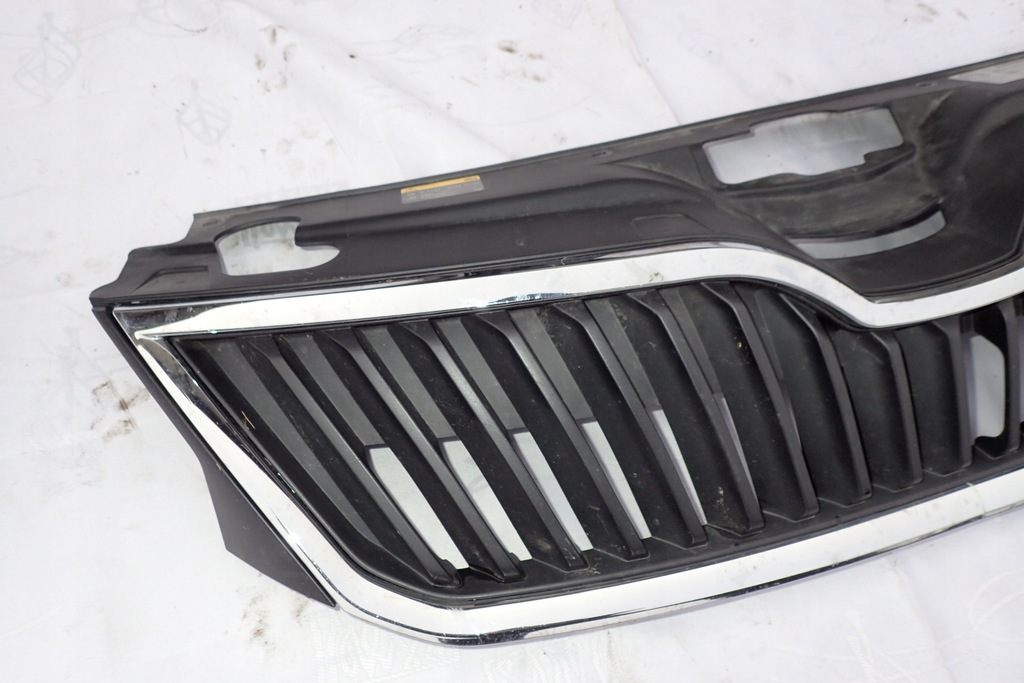 фото №2, Решётка радиатора передняя решётка радиатора skoda rapid 5ja853668