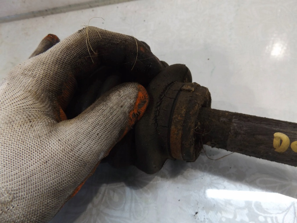 фото №2, Doblo i 1,9d приводной вал левая