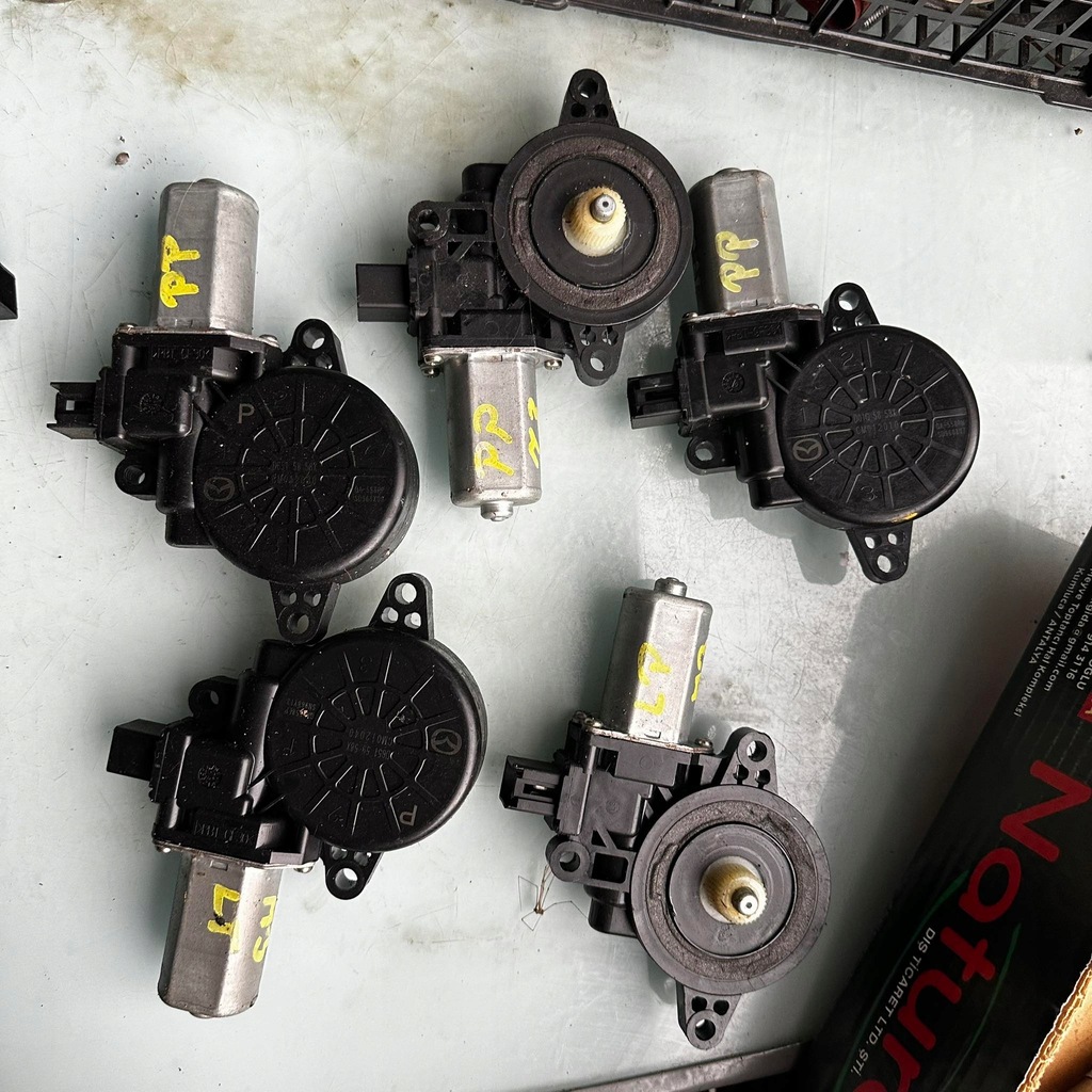 фото №10, Mazda 6____ 08-12_____ моторчик стекло перед левый