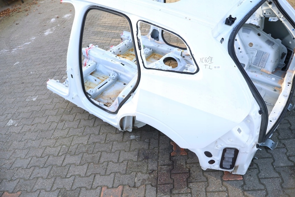 фото №1, Volvo xc60 ii чверть крила ліва задня