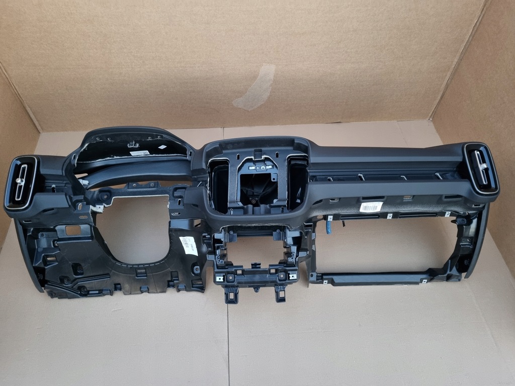 фото №12, Volvo xc40 панель приладів консоль оригінал ремені подушка безпеки водій пасажир колінний