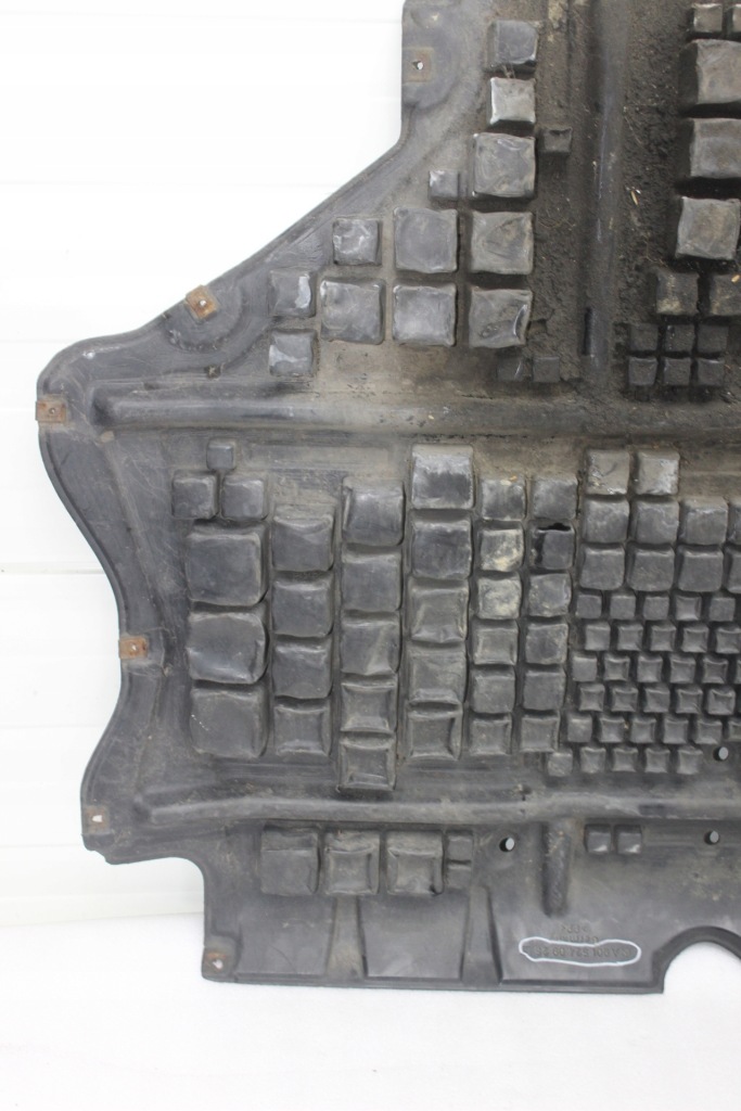 Mercedes накладка под двигатель a9015240925 Оригинал