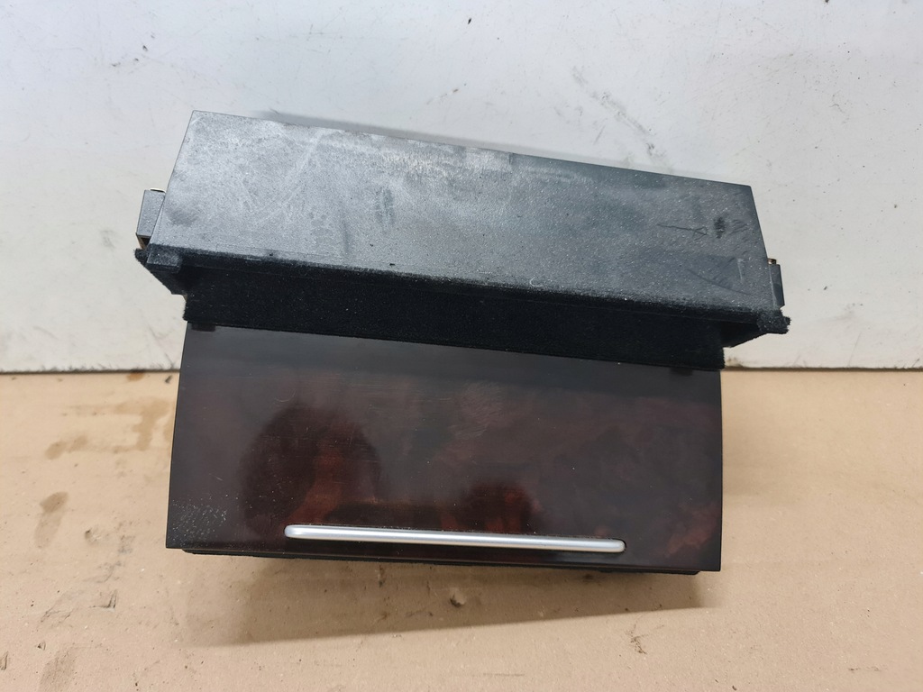 фото №1, Пепельница dekor audi a8 d2 4d0857951d