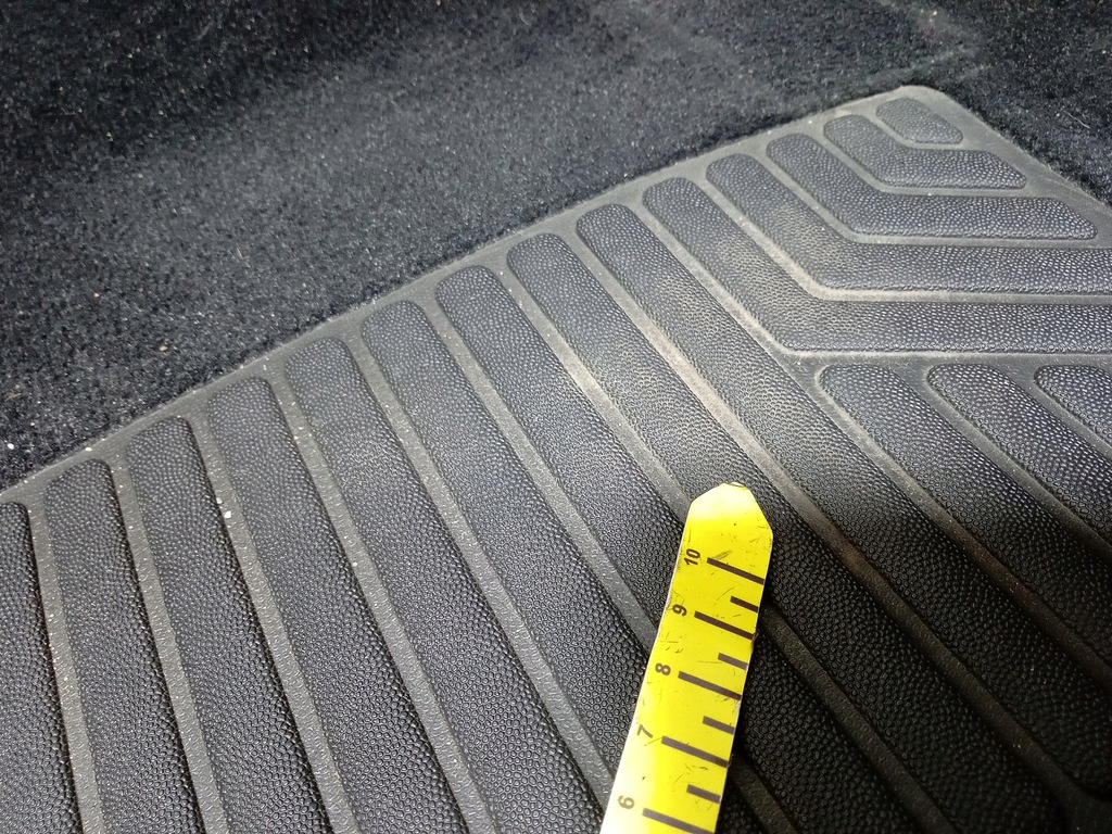 фото №5, Mercedes glc w253 обшивка перед левая коврик