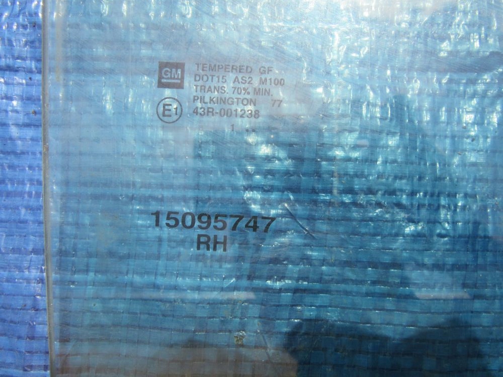 фото №6, Chevrolet trailblazer 2001 стекло дверь правая