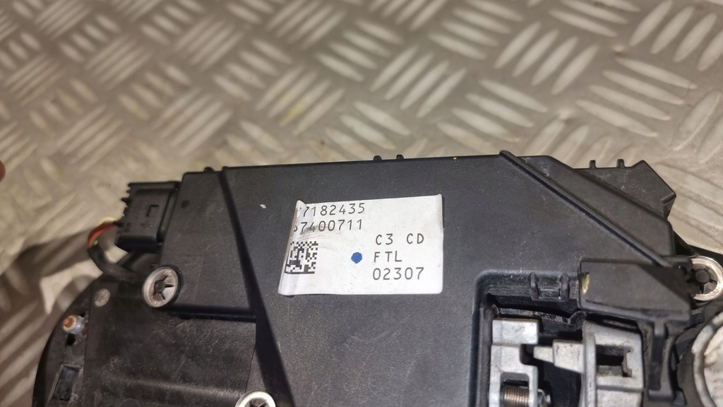 фото №9, Bmw e60 e61 lci основа кронштейн ручка вкладка ліва перед комфорт 7169173