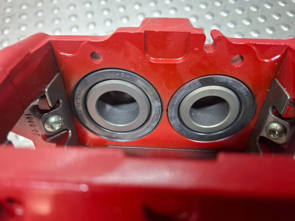 Купити Супорт гальмівний 9947849 alfa romeo 147 156 gtv spider оригінальний номер новий