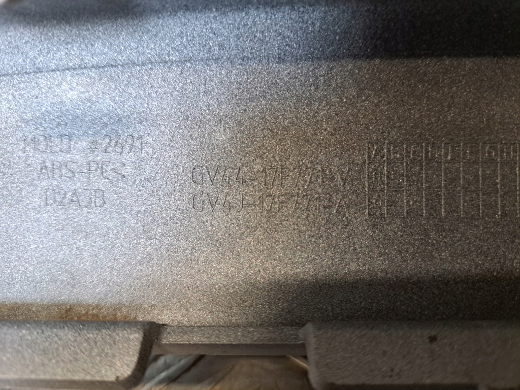 Ford kuga mk2 рестайлинг  st решётка бампера перед Цена