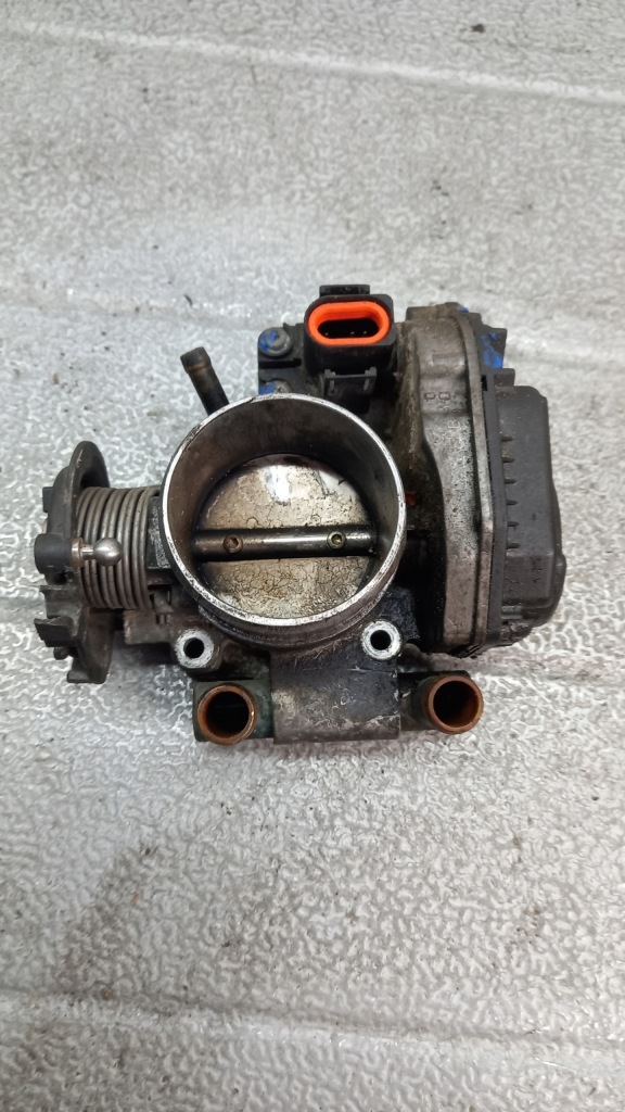 фото №1, Дросельна заслінка audi a4 b5 96r sedan