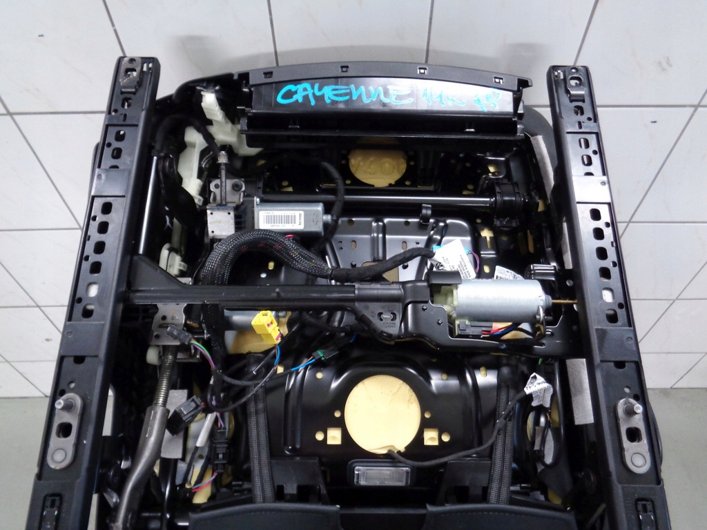 фото №10, Сидіння обшивки porsche cayenne ii eu ładne