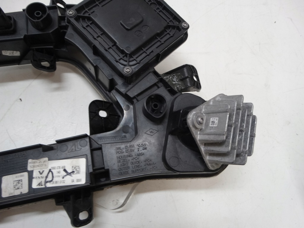 фото №12, Лампа led противотуманная фара renault captur 266007846b