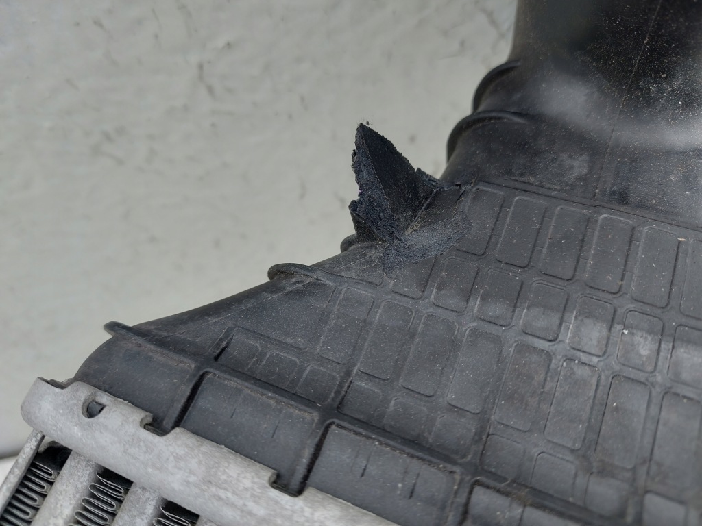 Mercedes c e klasa 204 212 радіатор інтеркулер Оригінал