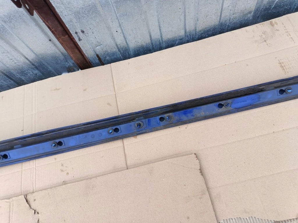 Peugeot 308 2 t9 13r- накладка молдинг порог правый  9806944677 Киев